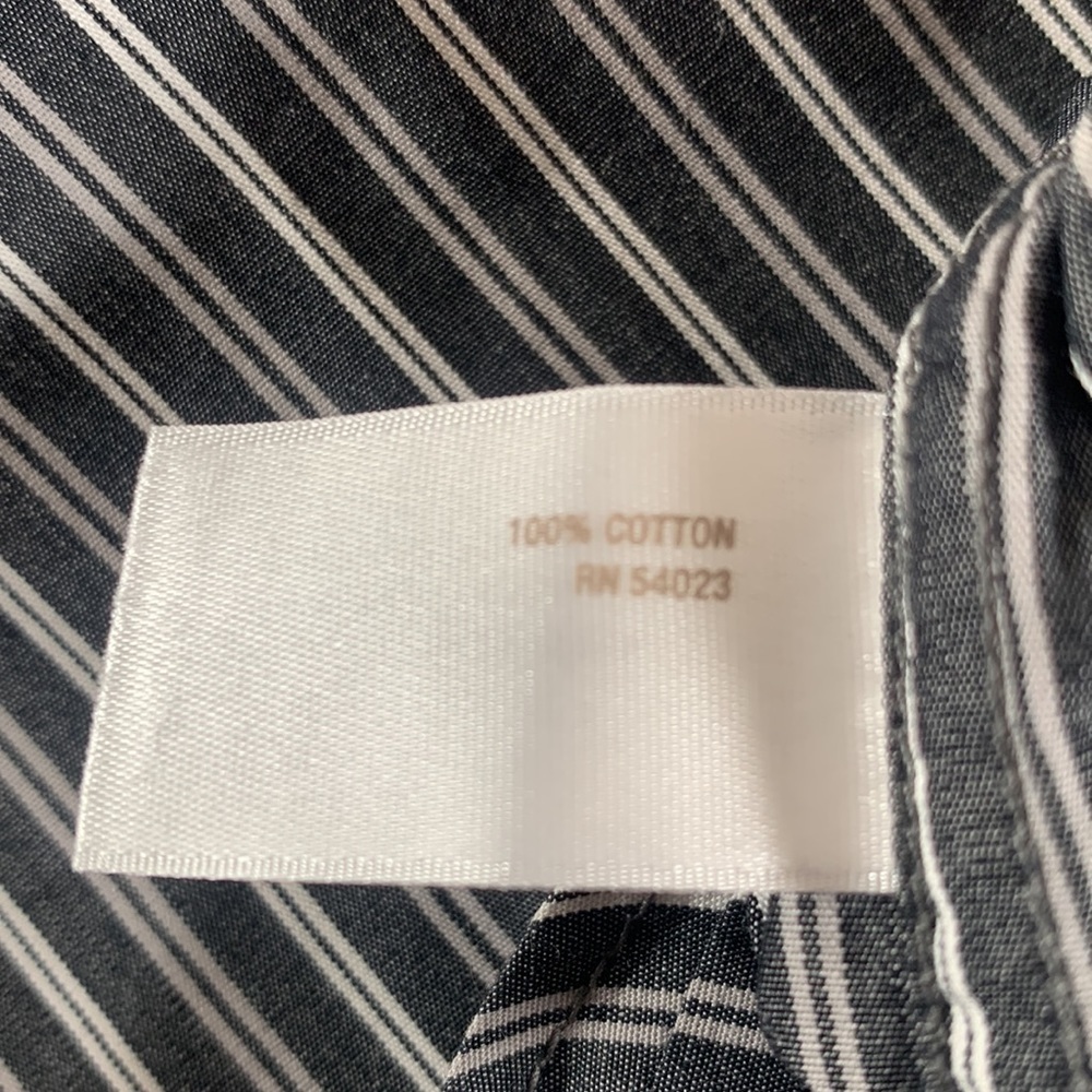 Old Navy Men's Short Sleeve Grey, White Striped Dress Shirt - XXL - Picture 6 of 8